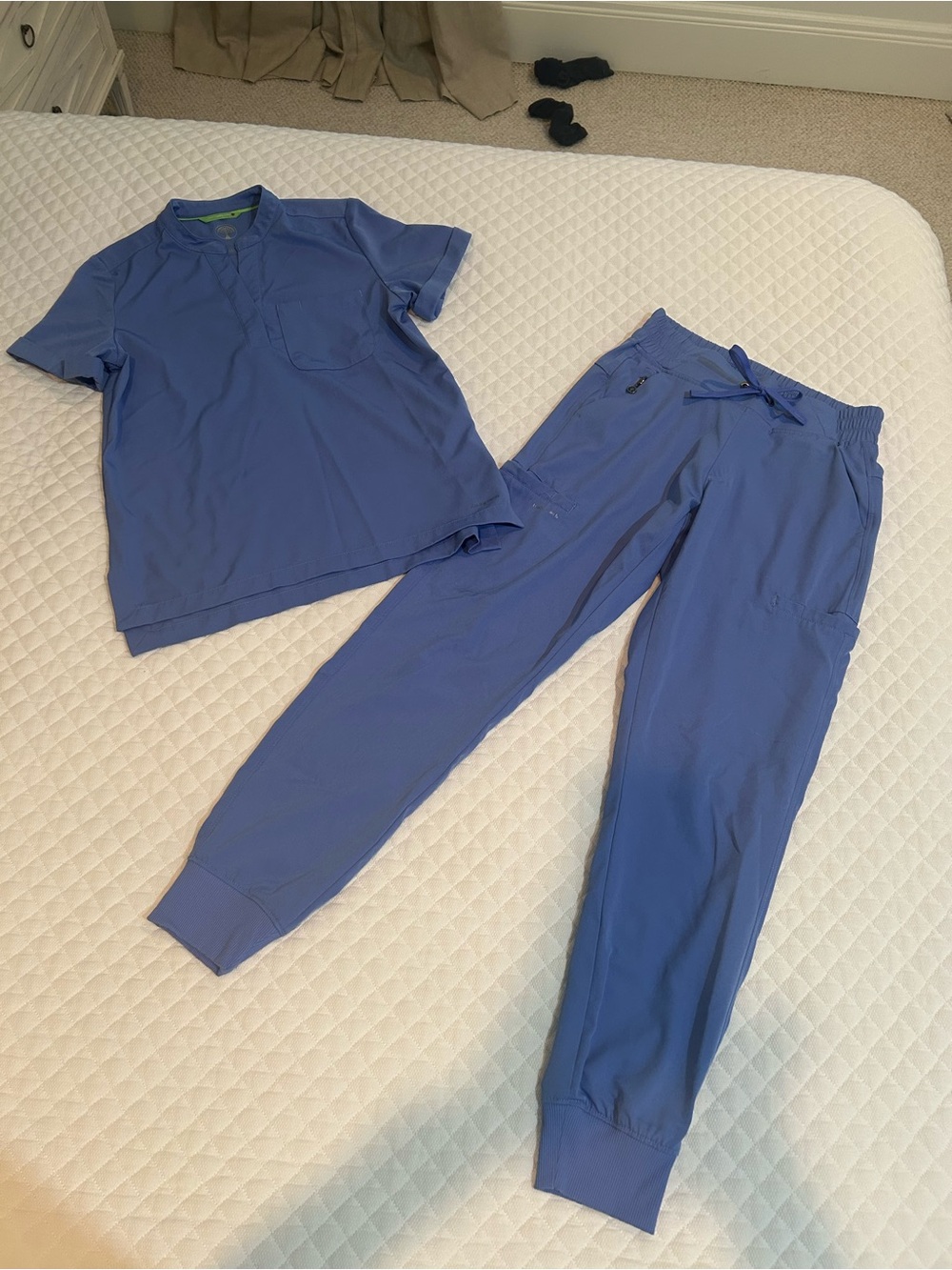 Healing Hands women’s Ceil  Blue Two-Piece Scrub Set,XS